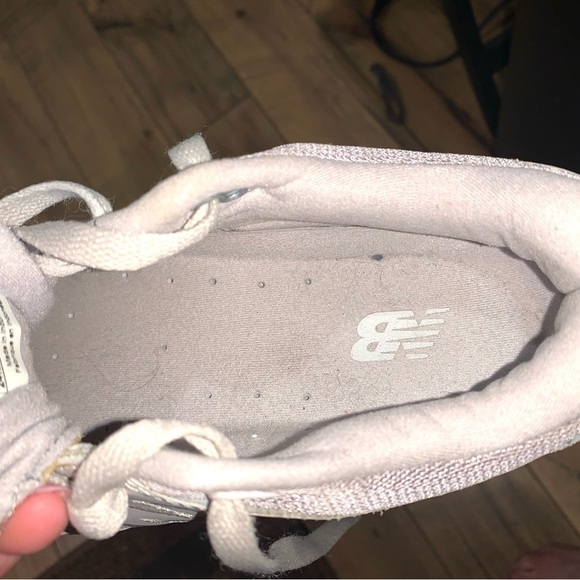New Balance Women’s 813 Off-White Light Gray Walking Shoe 7.5 - Picture 7 of 10